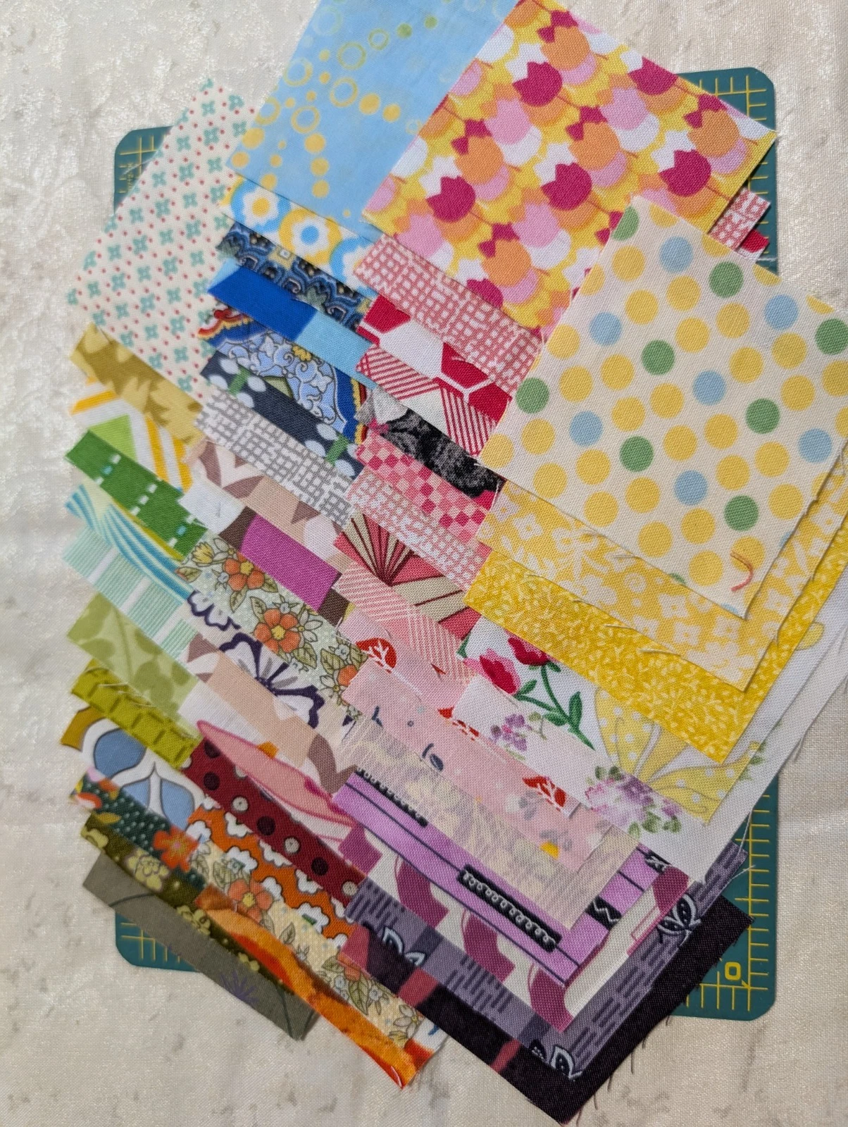 50 Quilting 100% Cotton Quality Fabric 2.5" Squares, Assorted Colors, Charms - product detail image 2