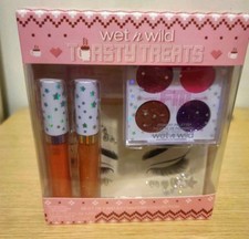 Wet n Wild Toasty Treats Makeup Set with Eyeshadow and Lip Gloss