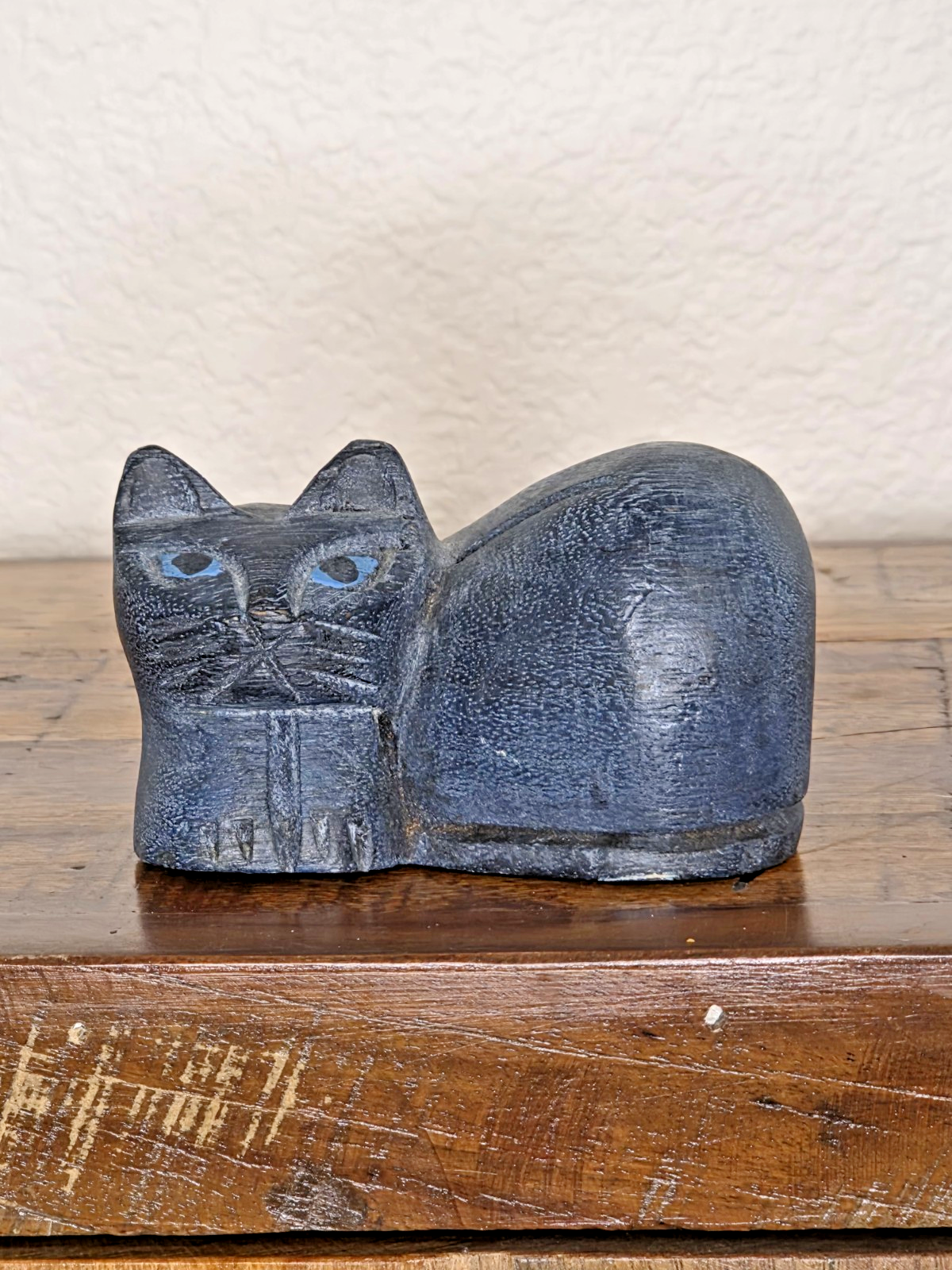 Vintage Wood Carved Blue Cat Folk Art Figurine APM Company Thailand Bangkok 4.5