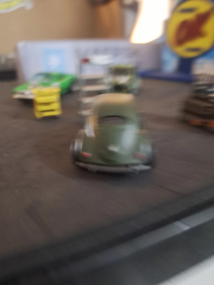 Volkswagen Beetle personalizado Hot Wheels ruedas intercambiadas y sueltas Foto 4 de 4