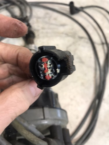 96 OMC Volvo Penta 5.0 L 302 V8 Ford Marine Engine distributor shaft stem cap  - Picture 4 of 7