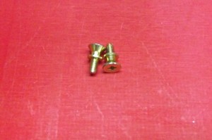 Amerikanische Kühl-Gefrierkombination DAEWOO DRQ29NPES Türgriffschrauben