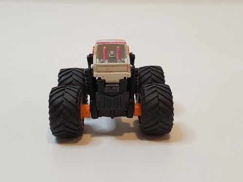 Vintage Micro Machines Tuff Trax Pick Up Monster Truck Hot Ride Mega Spring RCX - Picture 5 of 6