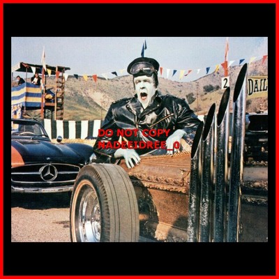 THE MUNSTERS FRED GWYNNE 8X10 PHOTO IN OLD CAR RARE