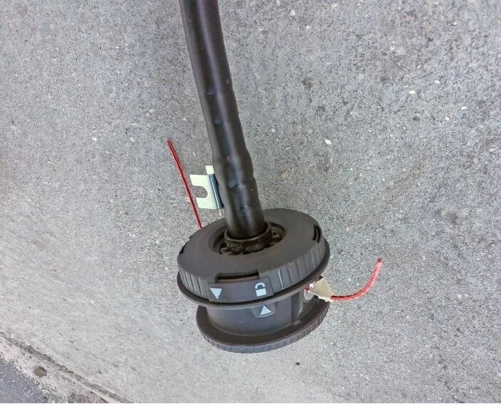 Recortadora de cuerdas/malezadora de malezas HOMELITE restaurada eje curvo con cabezal de golpe envío gratuito Foto 4 de 4