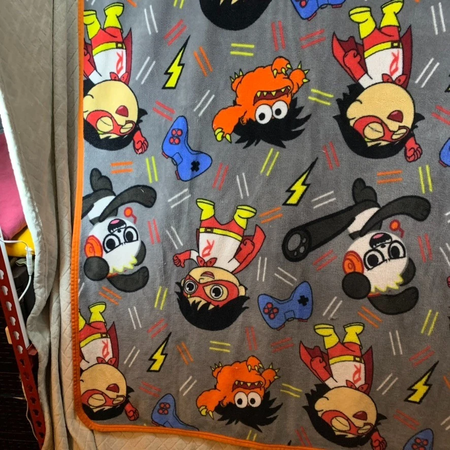 Ryans World Throw Blanket Gray Small Soft Polyester Super Hero Character 60x42 - Изображение 4 из 4