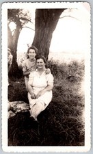 Vtg B&W Snapshot Mother Daughter Doris Sitting Outdoors Under Tree Deckle Edge