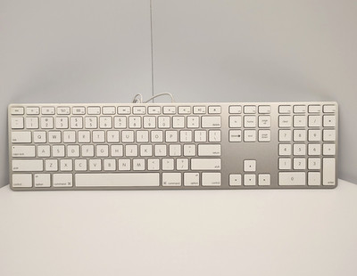 Apple A1243 Wired Mac Standard USB Keyboard W/Numeric Pad Tested
