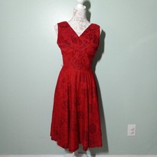 1950s Fit n Flare Dress size 0, Black Red Floral Dot Pin-Up Cocktail Party hole