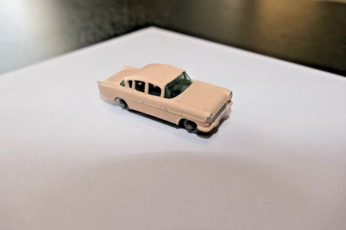 Matchbox Lesney no. 22 vauxhall cresta 1958 cream gpw excellent