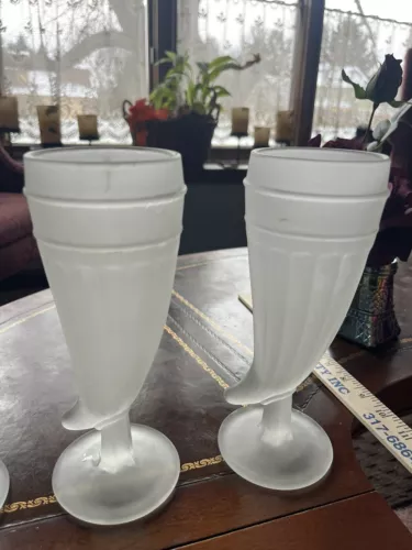 Frosted Beer Glasses Tiara Horn Set 4 Pilsners Powder Horn Shape Indiana Vintage