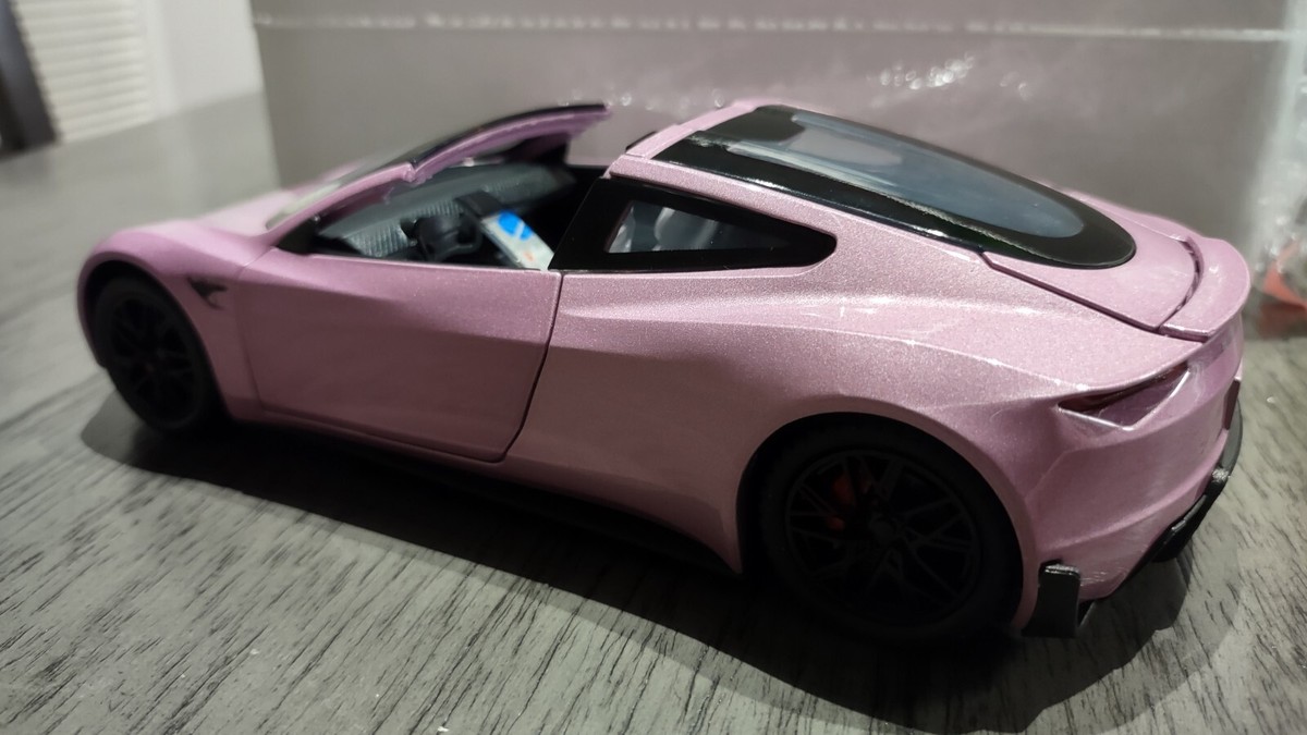 301-024 テスラ 1/18 ロードスター Tesla Roadster 301-024 テスラ 1/18 ロードスター Tesla Roadster - メルカリ