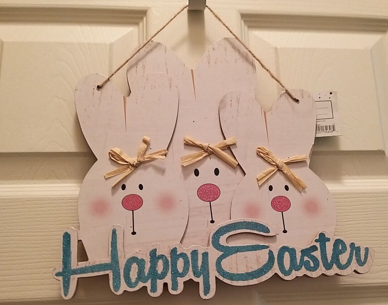 как выглядит Happy Easter Glitter Three Bunnies Wooden Hanging Decorative Sign Indoor Outdoor фото