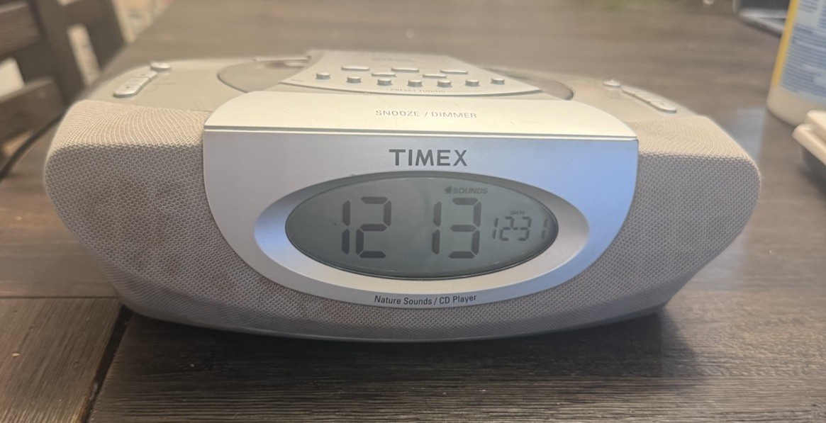 /radio/ Cd Player Model T623t - Read Description