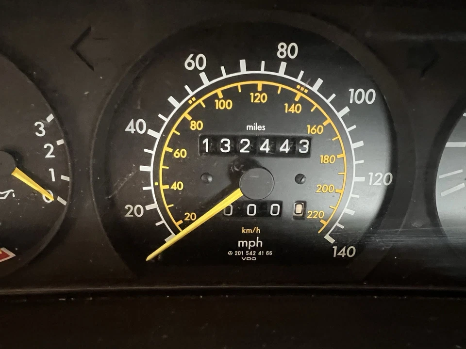 Mercedes-Benz W201 190E Instrument Panel Cluster 201 543 45 22 1988 Foto 3 de 4