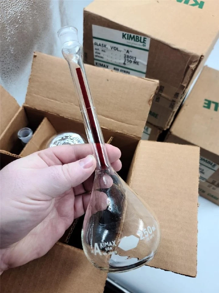 Lot of 24 New Kimble Kimax Red Stripe Lab Flask Vol. A #28013 250ml with Stopper - Image 4 of 4