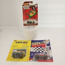 Hot Wheels Looney Tunes Michigan J Frog 8/8 Horseplay + NASCAR x2! V018