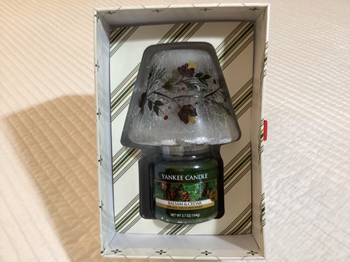 Yankee Candle Balsam & Cedar Jar Candle w/Pinecone Design Shade 3.7 oz BRAND NEW - Picture 3 of 8