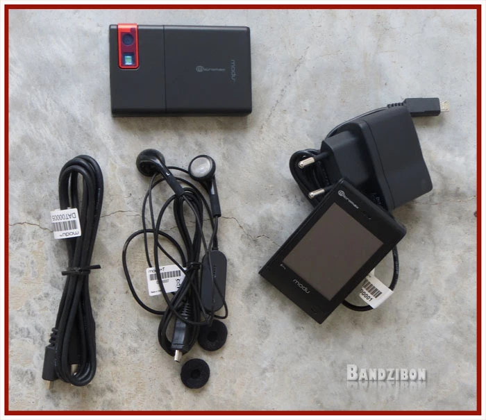 Cheap Unlocked Modu T Micromax SmartPhone Camera, Boostify, PNK Sportify Armband - Image 4 of 4