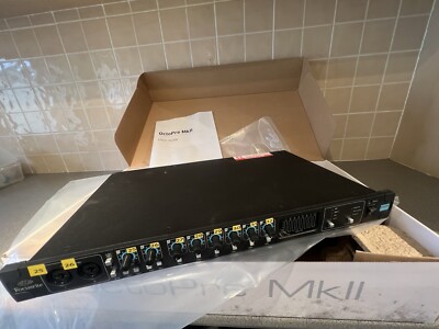 Focusrite OctoPre MkII 8-Kanal Mikrofonvorverstärker mit optischem ADAT-Ausgang