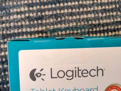 Logitech Tablet Keyboard - Bluetooth With Pouch\ Stand - For iPad - Picture 4 of 8