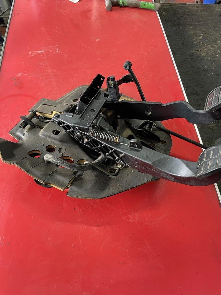 Volkswagen транспортер T4 педали в сборе педали левый руль 701721315B VW - Изображение 2 из 4