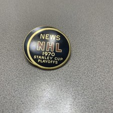 Vintage 1970 NHL Stanley Cup Playoffs News Press Media Pin Hockey Puck