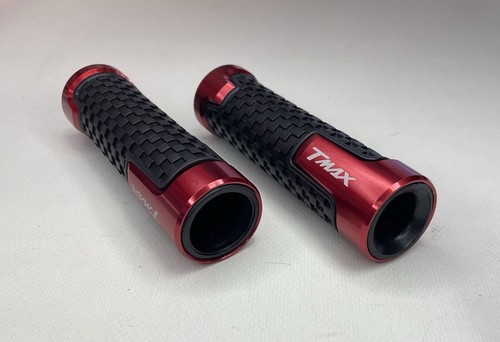 COPPIA MANOPOLE NERO/ROSSO CON LOGO T-MAX PER YAMAHA TMAX 500-530-560 - Foto 4 di 6