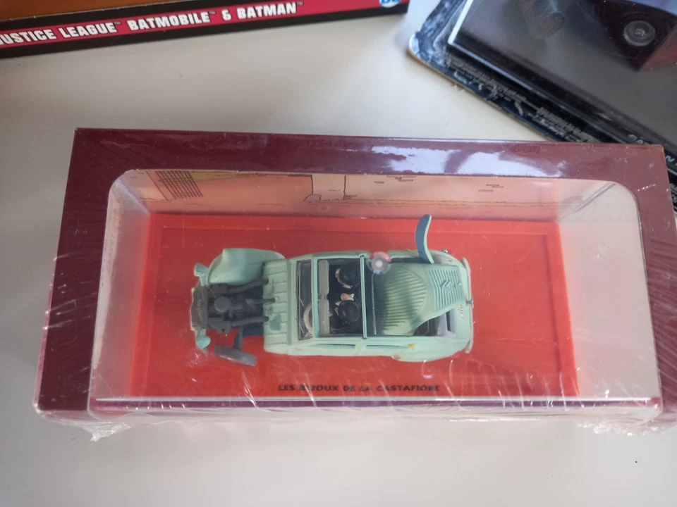 Citroen 2CV Les Bijoux de la Castafiore TinTin scala 1/43 - Immagine 2 di 3