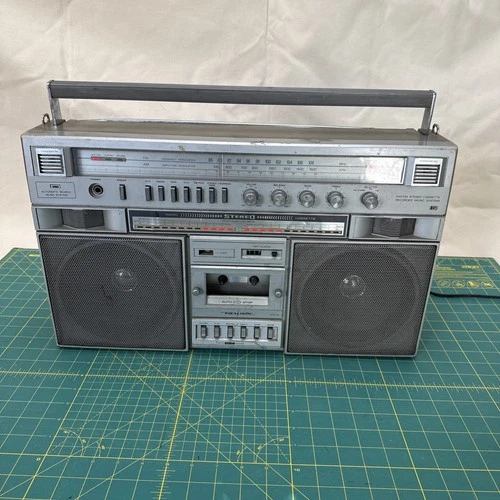 VTG REALISTIC SCR-8 AM/FM RADIO CASSETTE TAPE BOOMBOX Parts Repair