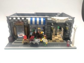 LEGO 10185 Green Grocer Modular Building Set Complete with Instructions