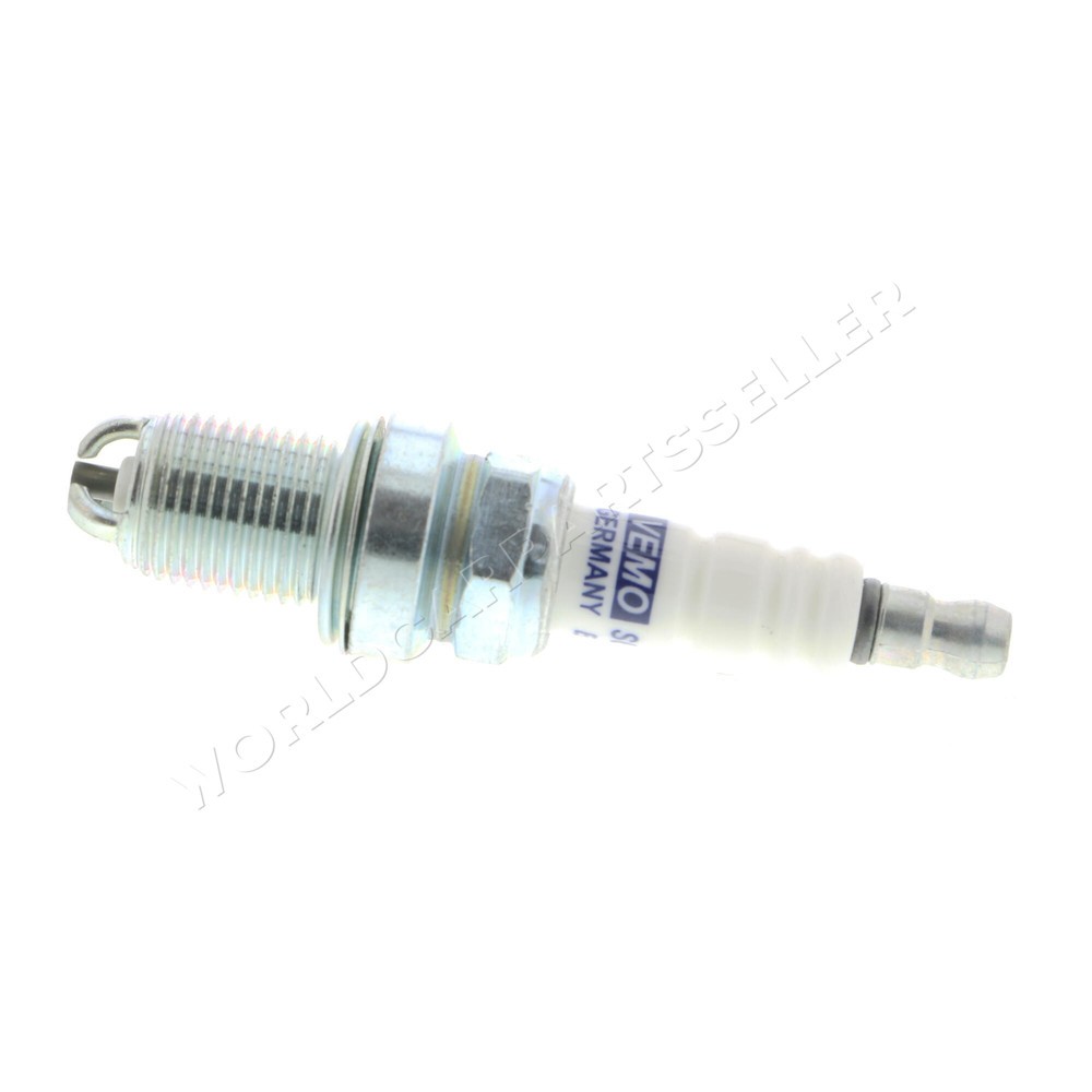 VEMO Spark Plug Fits AUDI CITROEN FIAT FORD NISSAN PEUGEOT RENAULT N10117201