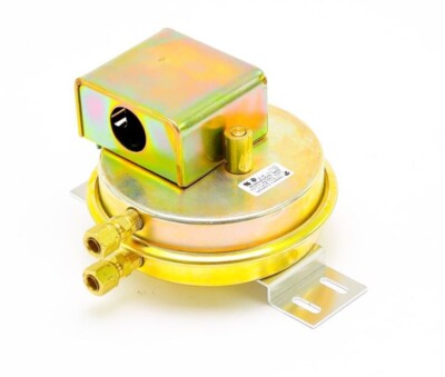 8221210034 Antunes .05-1wc SPDT Differential Pressure Switch 1/4 Compression