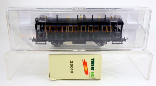 TRIX HO SCALE 23019 BAVARIAN STATE RAILWAY 2ND/3RD CLASS PASSENGER CAR #20038 - Picture 1 of 11