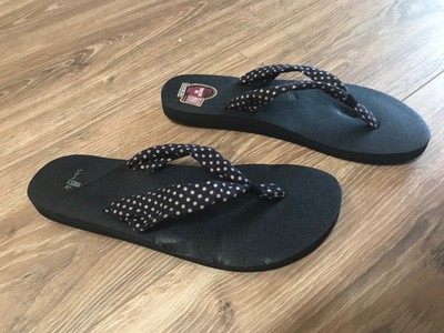 black and white polka dot flip flops