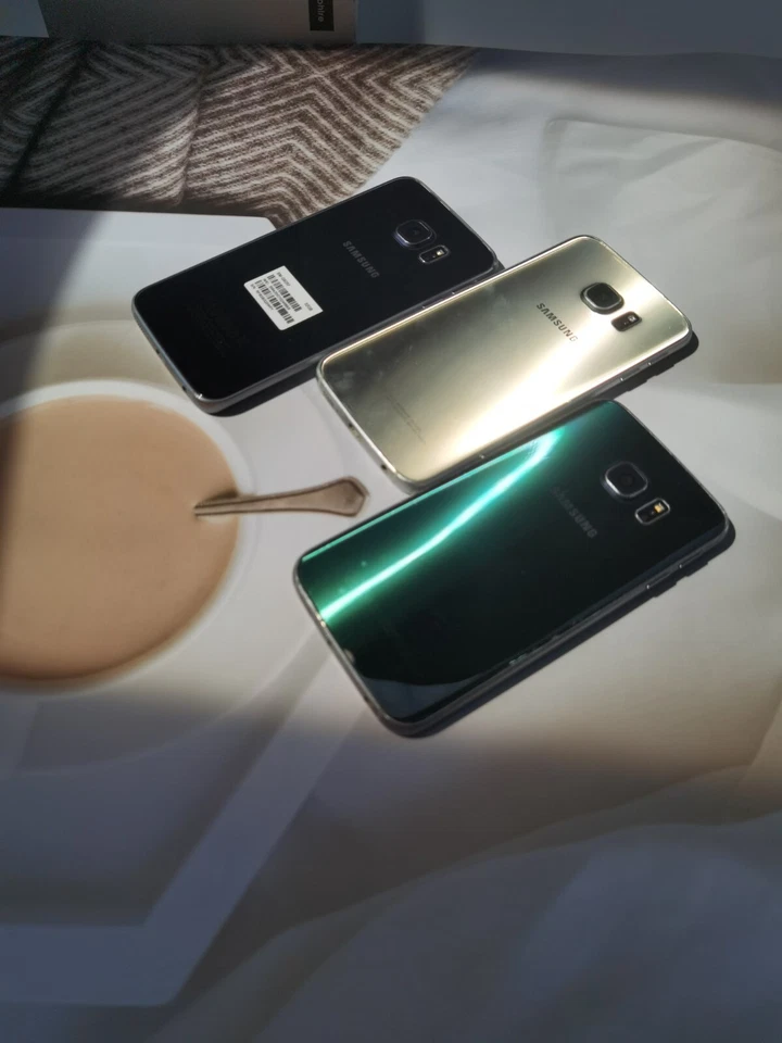 90% Nuevo Samsung Galaxy S6 edge - 3GB RAM + 32GB ROM - Varios Colores (Desbloqueado) Foto 2 de 4