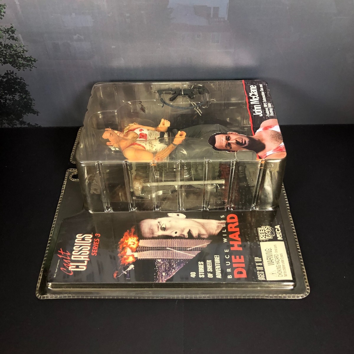 NECA - DIE HARD JOHN McCLANE ( CULT CLASSICS 3 ) 7