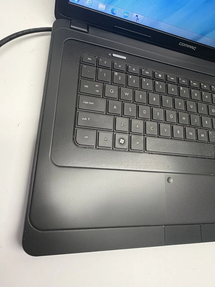 "Laptop Compaq Presario CQ57 15,6"" AMD C-50 1GH 2 GB 217 GB HDD Windows 7" Foto 4 de 4