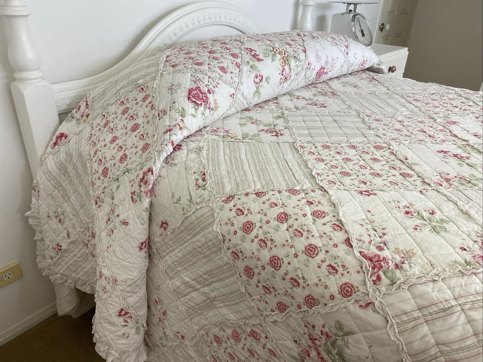 Vintage Morgan & Finch King Queen Floral Quilted Patchwork Coverlet Comforter - image 2 of 4