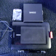 WACOM CTH-460 Bamboo Pen and Touch Graphics Tablet - Incl Software Package