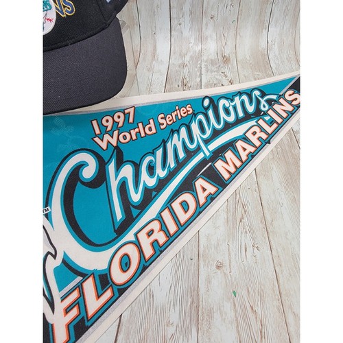 Vintage 1997 Florida Marlins World Series Champions MLB Felt Pennant & Hat - Picture 5 of 9