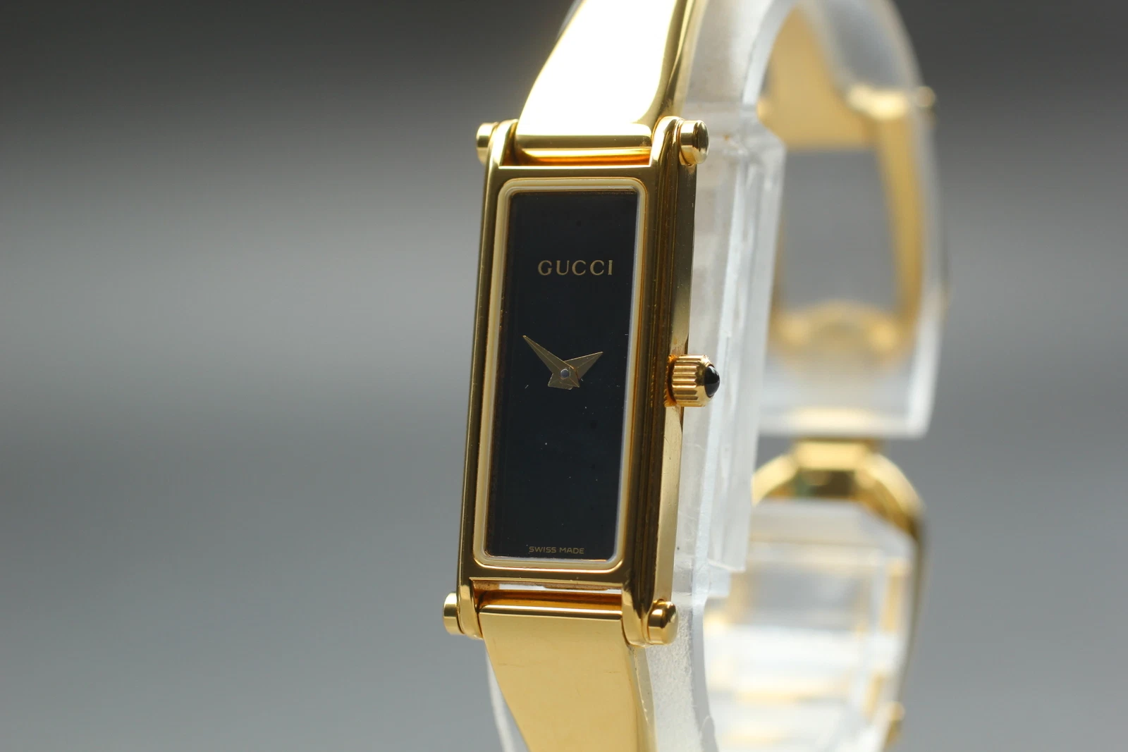 [Presque comme neuve] Montre femme vintage GUCCI 1500L bracelet or noir quartz du JAPON