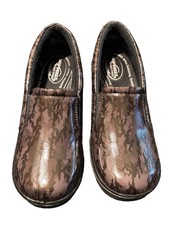 Easy Works by Easy Street Women's Appreciate Work Clogs Shoes 8M Non-Slip