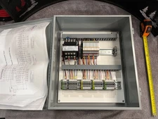 NEW-  Austin SCE-1614CH Enclosure Multi Unit Programmable Thermostat 3 Block Ver