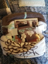 Smiling Home Flannel Throw Blanket Queen Size NWT