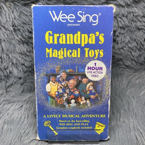 Wee Sing Grandpa’s Magical Toys VHS 1988 Price Stern Sloan Musical Movie Rare - Imagen 2 de 8