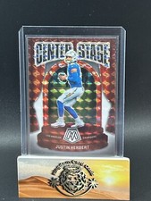 💥Justin Herbert 2024 Panini Mosaic White Center Stage Prizm /25 Chargers #26 SP