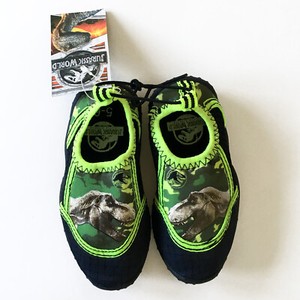 boys size 6 water shoes