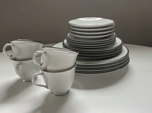 Classic Band of Platinum Nikko  16 Pc Fine China Dinnerware Set Service for 4