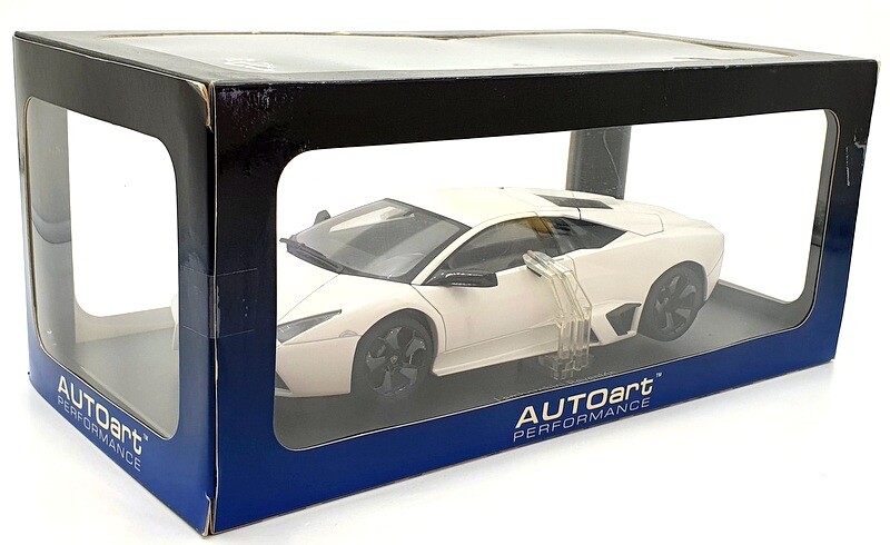 Autoart 1/18 Scale Diecast 74594 - Lamborghini Reventon